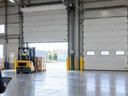 Overhead doors for manufacturing plants: complete guide